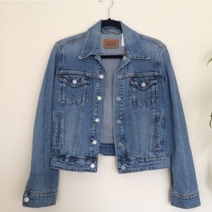Levi's Denim Jacket 💓
