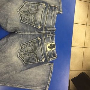 Rock revival Oren straight