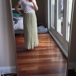 Club Monaco Light green textured maxi skirt