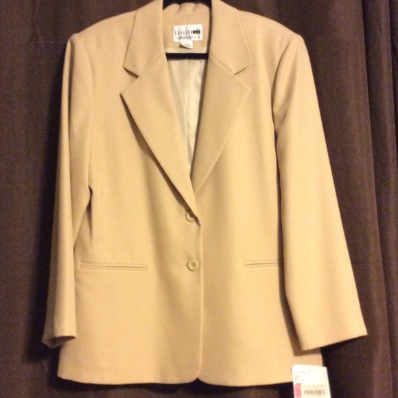 NWT Women's Tan Blazer
