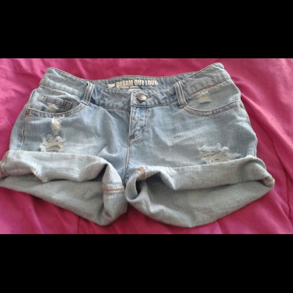 Lightwash denim short shorts