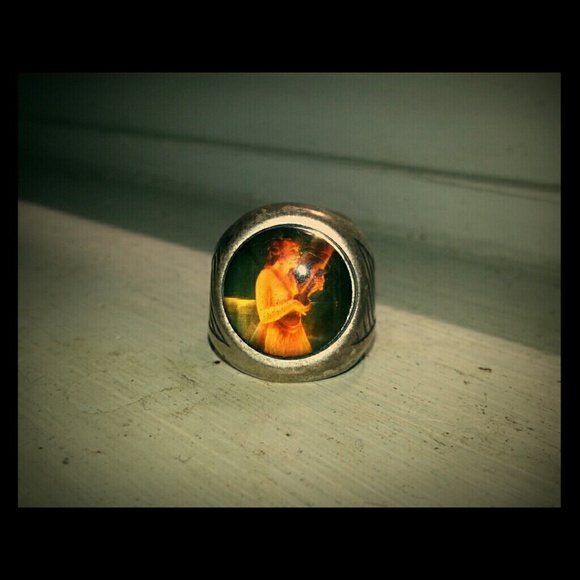 Pin Up Girl Ring