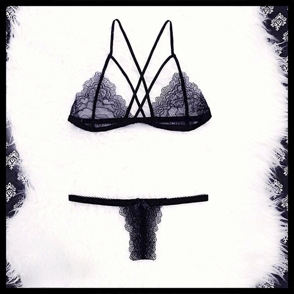 Black criss cross bralette & thong