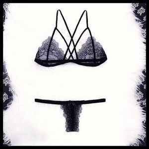 Black criss cross bralette & thong