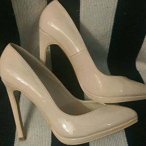 Nude Patent Heels/Pumps