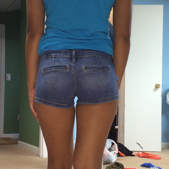 Shorts - Picture 4 of 4