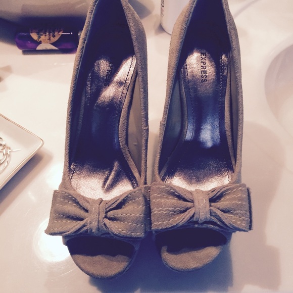 Express bow wedges