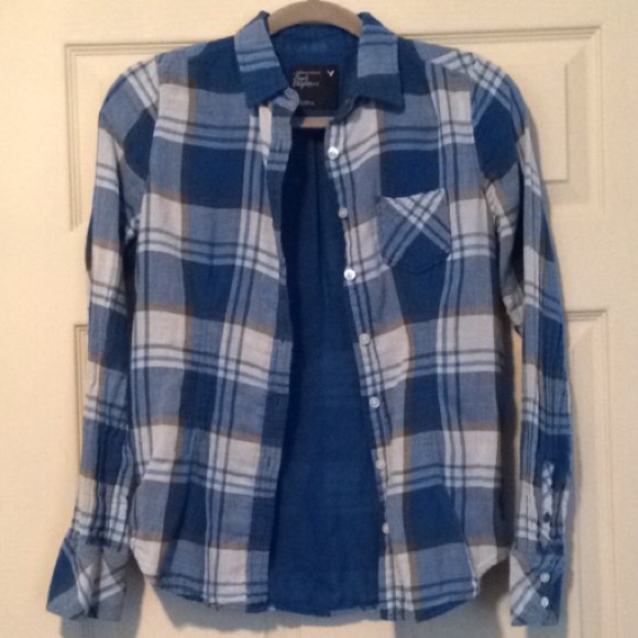 SOLD! American Eagle button up. - Picture 2 of 3
