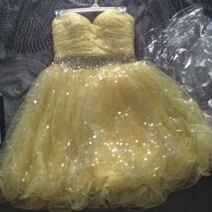 Yellow Sherri hill party dress