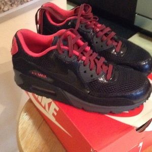 Woman's Nike Air Max 90 Sneakers