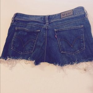 Cut off Levi's