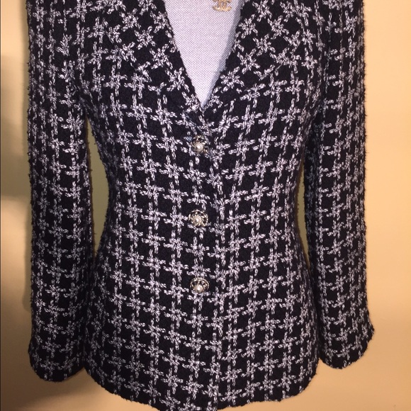 💝 sold 💝 Chanel leather chain button jacket, 09P - Picture 2 of 4