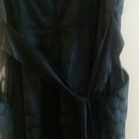 Dress - Picture 3 of 4