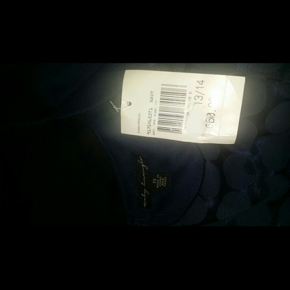 Dress - Picture 4 of 4