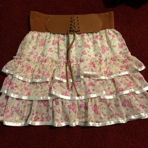 Perfect summer skirt 🌺