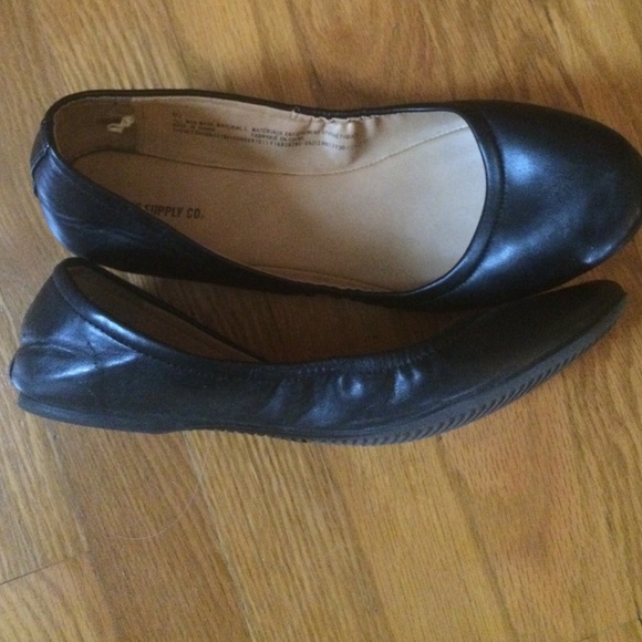 Mossimo Ballet Flats - Picture 2 of 2