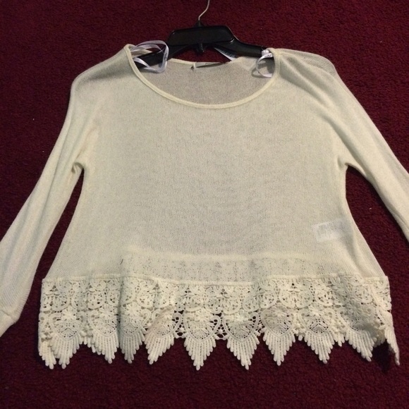 Bottom lace top 🌸