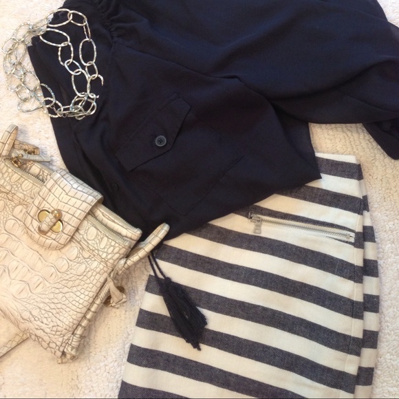 🌸Sold in Bundle🌸Ann Taylor Striped Skirt - Picture 2 of 4