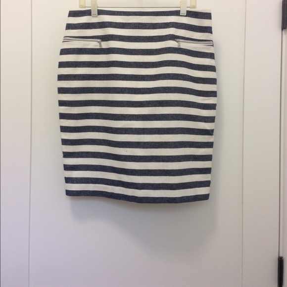 🌸Sold in Bundle🌸Ann Taylor Striped Skirt - Picture 3 of 4