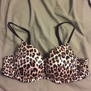 Victoria's Secret pink heartbreaker push-up bra