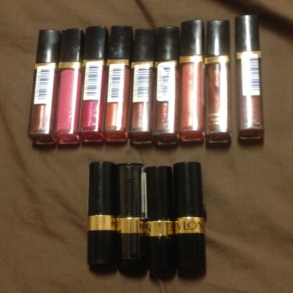 Women lip gloss lot and lip stick!!