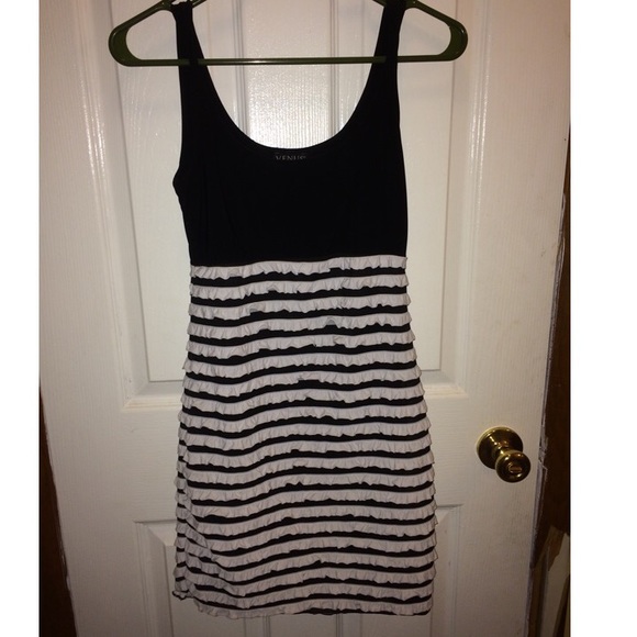 Venus Dress - Picture 1 of 1