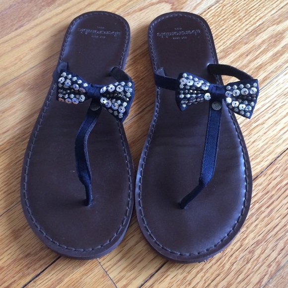 Abercrombie & Fitch Shoes - NWOT Abercrombie leather and navy sandals