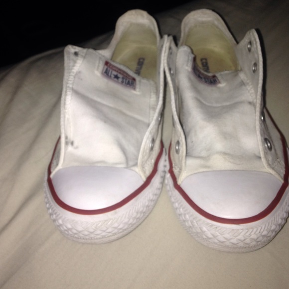 White lowtop converse
