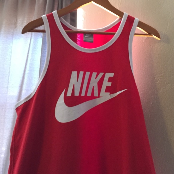 Nike muscle tank - Picture 2 of 3