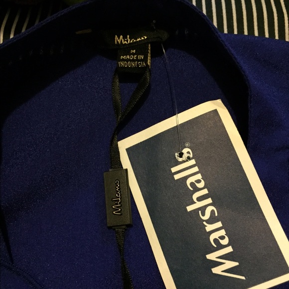 Cute Ruffle Front Top - Picture 3 of 4