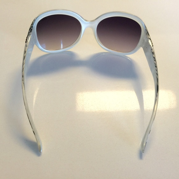 ❤️Bundled❤️Betsey Johnson Sunglasses - Picture 3 of 3