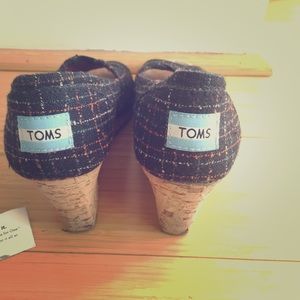 TOMS woven wedges