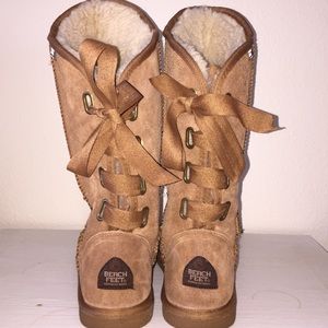 Beach Feet Ugh boots. Size 8.