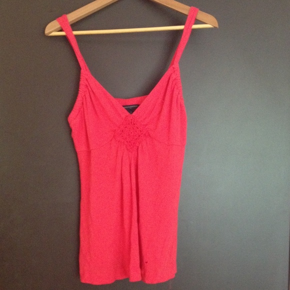 Pink, low-cut tank top