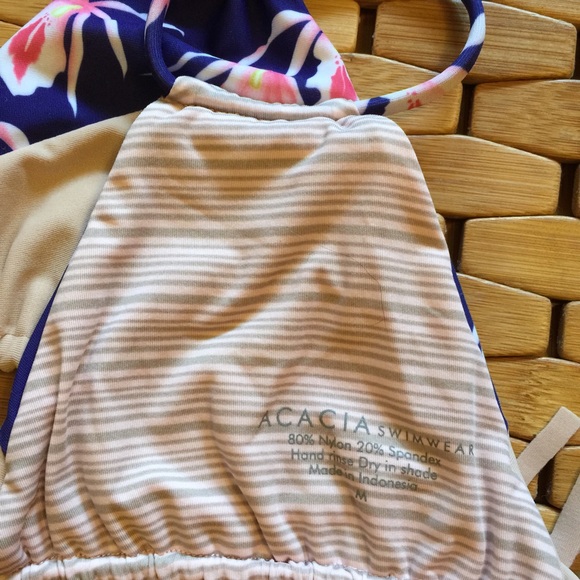 💟SOLD to friend💟Uns top in Island Orchid & Naked - Picture 3 of 4