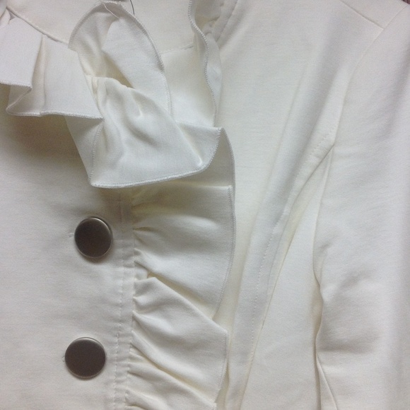 Ruff Front Jacket - Picture 2 of 3
