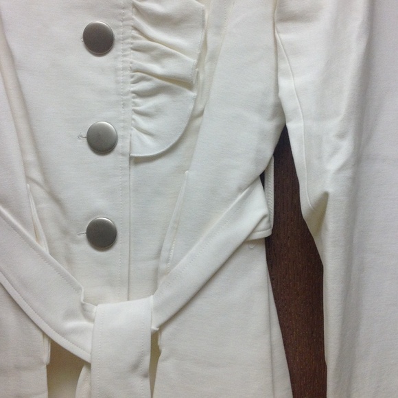 Ruff Front Jacket - Picture 3 of 3