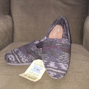 BRAND NEW TOMS