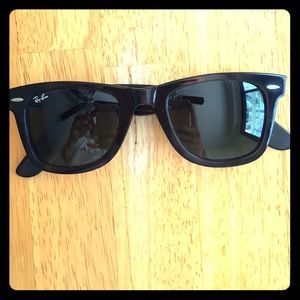 Ray-Ban Wayfarer brown sunglasses