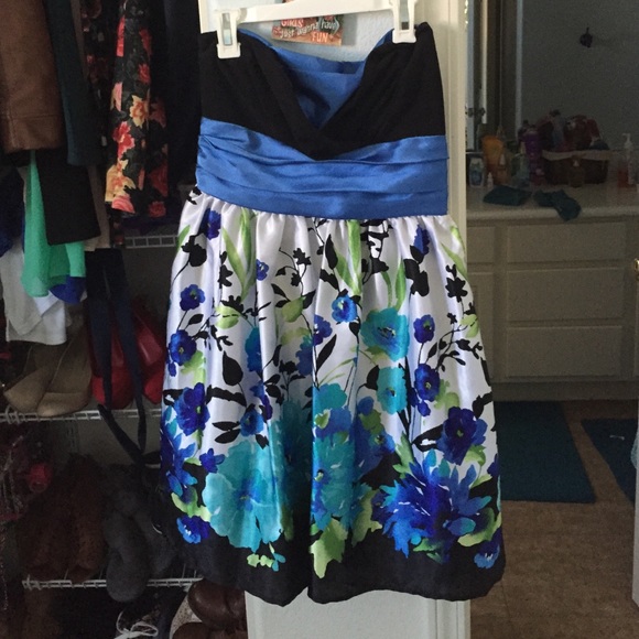 Strapless dress