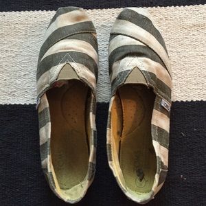 TOMS olive/cream striped Women's Classics