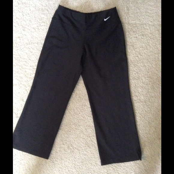 Nike Fit Dry crop yoga pants