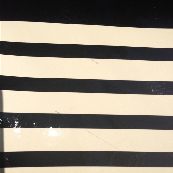 Additional pics of Kate Spade Bag - Picture 3 of 4