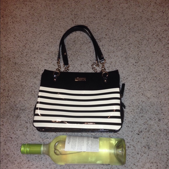 Additional pics of Kate Spade Bag - Picture 2 of 4