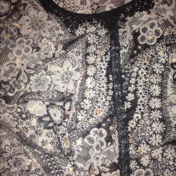 Flowy Boho Top - Picture 3 of 4