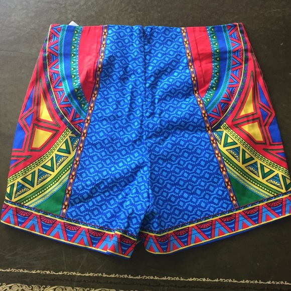 High wasted trendy shorts - Picture 3 of 3