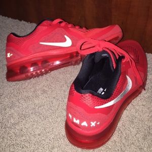 Red Nike air max