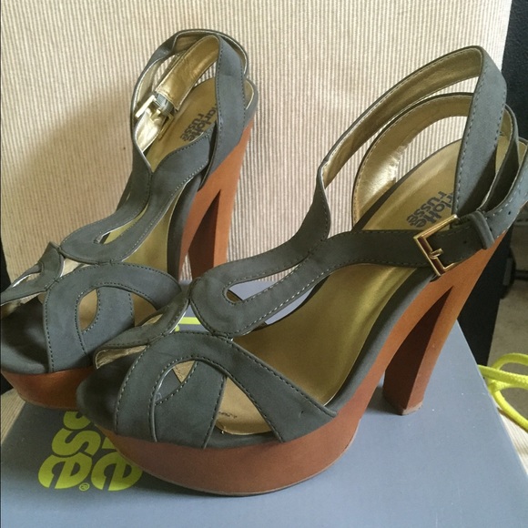 👠Chic Platform Heels👠 - Picture 2 of 4