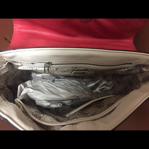 Coral Guess Purse - Picture 3 of 4