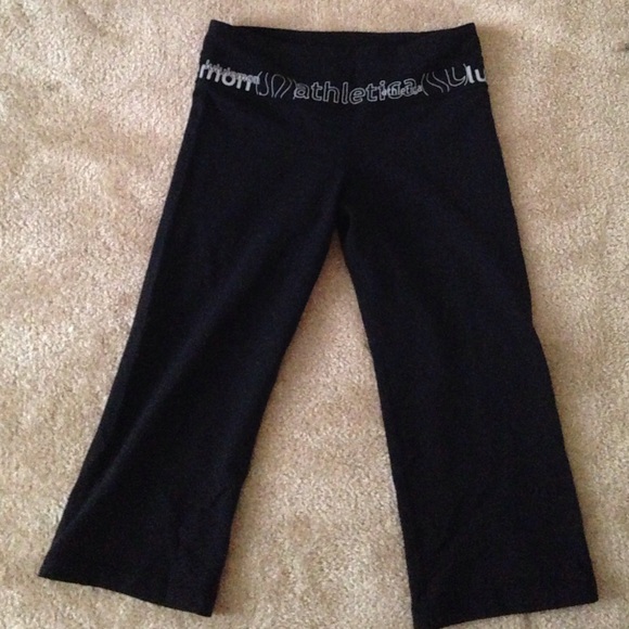 Lululemon cropped work out pants